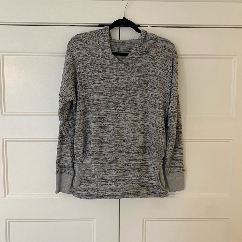 Athleta Ladies Heather Gray Pullover Hooded Sweater, Pouch Front Pocket.